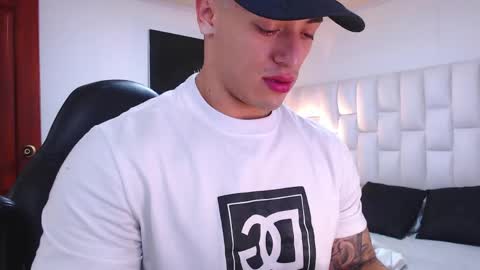 Jeremy lane online show from April 16, 11:51 pm