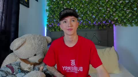 Snapshot of jeremy_salvatore_ chatting on December 2, 7:00 pm jero independent model online show from December 2, 7:00 pm