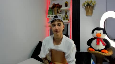 jero independent model online show from November 21, 6:11 am