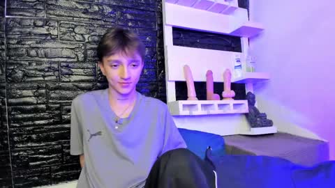 Snapshot of jeremy_salvatore_ chatting on February 20, 6:17 am jero independent model online show from February 20, 6:17 am