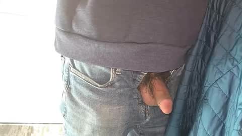 jerker_fan online show from April 9, 9:09 pm