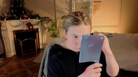 jes_solar online show from January 11, 10:27 pm