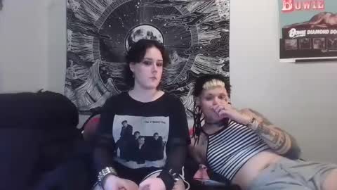 Snapshot of jessandpup chatting on September 14, 12:13 am Jess and Pup online show from September 14, 12:13 am