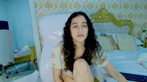 jessb_ online show from October 17, 8:35 pm