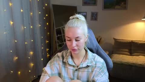 Jessy online show from December 20, 6:13 pm