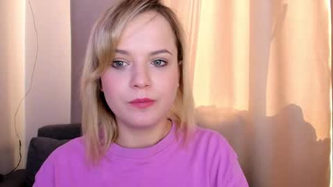 JessicaBeverly online show from March 28, 8:27 am