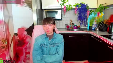 jessicaforris online show from March 13, 8:39 am