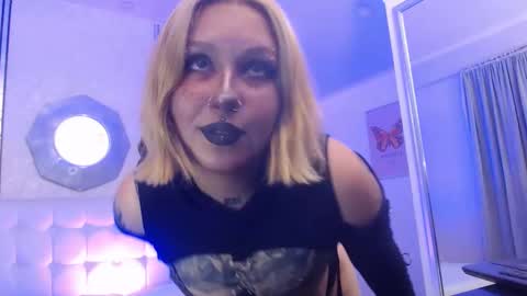 Your Sweet Angel online show from January 7, 7:52 pm