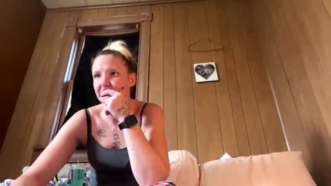 Wonderland online show from December 3, 8:22 pm