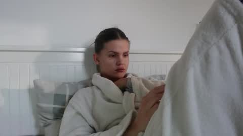 jessieryan online show from November 26, 6:54 am