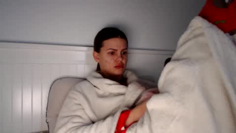 jessieryan online show from February 14, 5:51 am