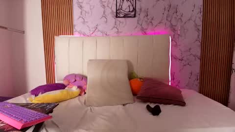 jessika online show from June 5, 6:52 am