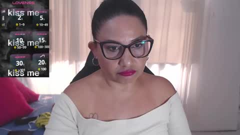 paola online show from January 25, 8:10 pm