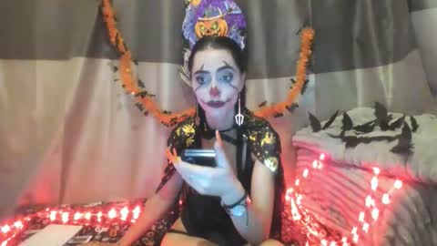 Jessy online show from October 31, 5:24 pm