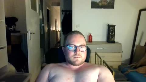 jeuneloup92 online show from July 17, 12:12 am