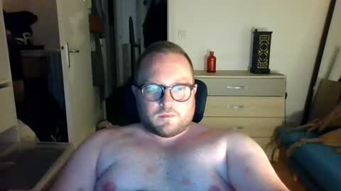 jeuneloup92 online show from July 18, 10:01 pm