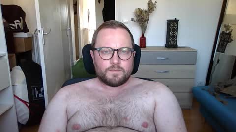 jeuneloup92 online show from October 17, 3:05 pm