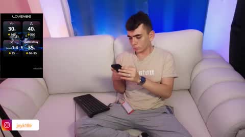 jey keler online show from October 4, 2:09 am