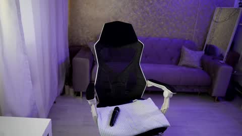 Snapshot of jeyssy69 chatting on January 4, 6:41 am Jeyssy also Andra  online show from January 4, 6:41 am