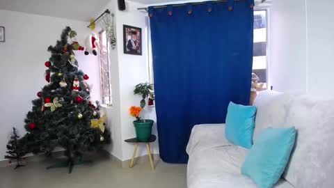 Camila online show from November 19, 10:58 am