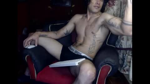 Snapshot of jffer_slhom chatting on October 23, 4:03 am jffer_slhom online show from October 23, 4:03 am