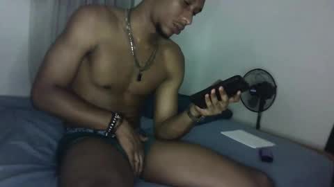 Snapshot of jg1105 chatting on January 23, 3:37 am jg1105 online show from January 23, 3:37 am