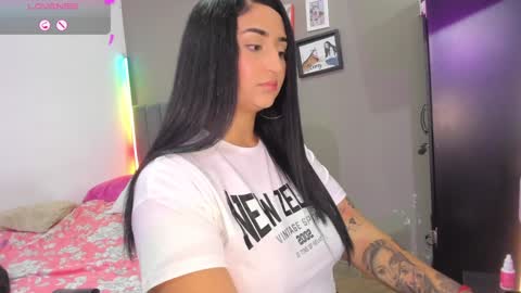 Snapshot of jhacky_sweet chatting on February 9, 2:49 am jhackelin  My independent account online show from February 9, 2:49 am