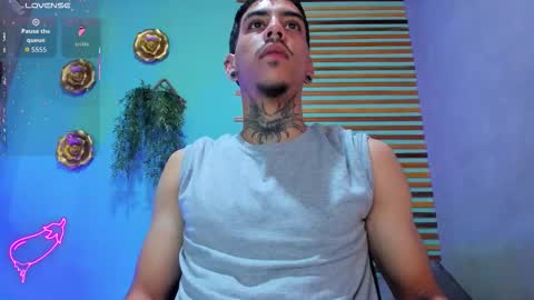 Snapshot of jharol_cardona chatting on October 10, 1:44 am Jharol online show from October 10, 1:44 am