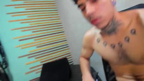 Snapshot of jharol_cardona chatting on March 4, 4:27 am Jharol online show from March 4, 4:27 am