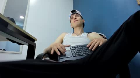 Jheampiero online show from February 5, 8:23 pm