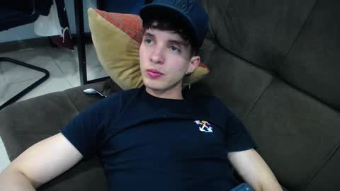 Jheampiero online show from November 18, 3:26 pm