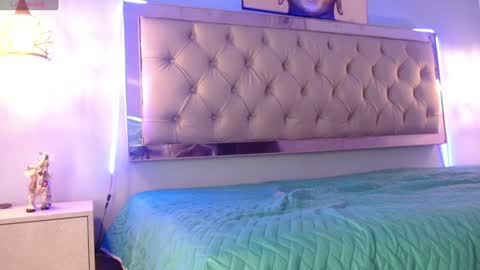 Jheider R. online show from February 4, 10:43 am