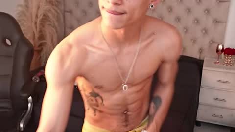 jhoanleandro online show from March 10, 6:29 am