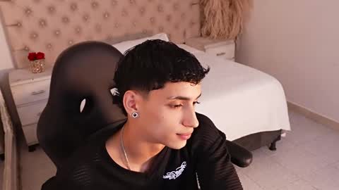 jhoanleandro online show from May 9, 11:11 pm