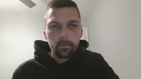 jholls online show from December 19, 2:01 am