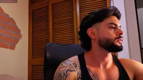 Jhordan White online show from December 17, 6:47 pm