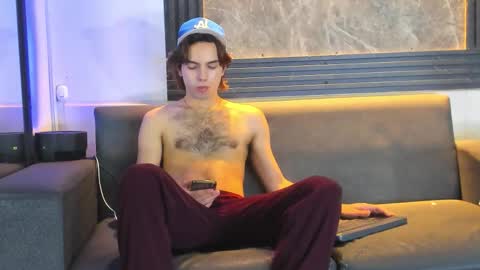 jhostin_1 online show from December 6, 12:07 am