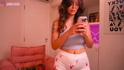 jhulysex online show from October 17, 11:53 pm