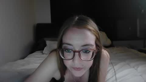 jilliangiselle online show from July 27, 4:32 am