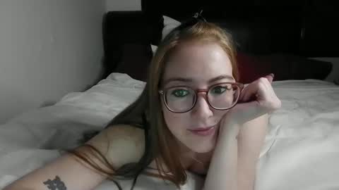 jilliangiselle online show from April 2, 4:31 am