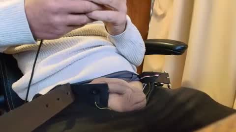 jim74122 online show from December 15, 1:01 am