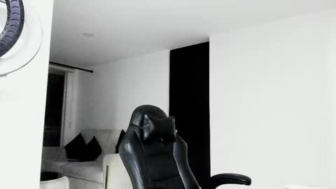 jim_dupont online show from April 7, 4:47 am