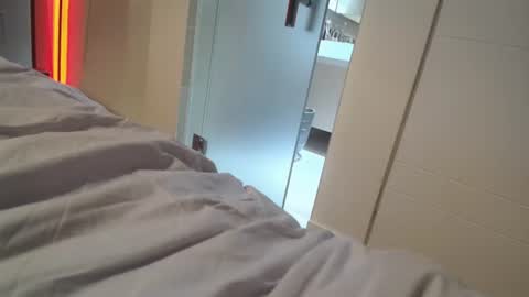 SluttyCple online show from April 18, 12:07 pm