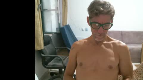 jlmbud online show from July 25, 4:38 pm