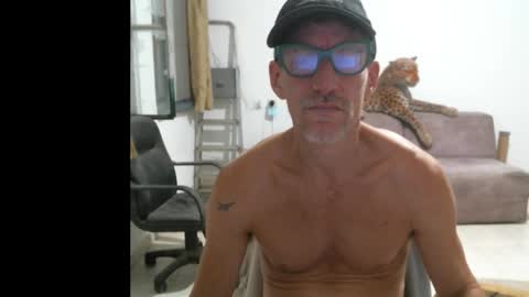 jlmbud online show from November 8, 8:23 pm