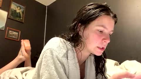 jlynn1997 online show from March 31, 11:49 pm