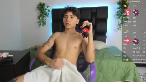 Snapshot of joe23___ chatting on February 8, 3:41 am Joe online show from February 8, 3:41 am