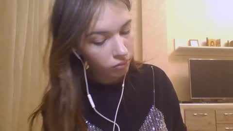 Jennifer online show from September 13, 4:53 pm