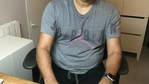 Snapshot of joeshades21 chatting on January 19, 8:41 pm joeshades21 online show from January 19, 8:41 pm