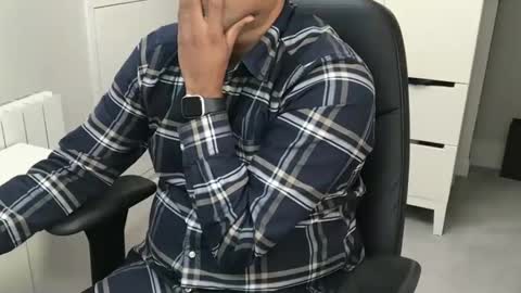 Snapshot of joeshades21 chatting on September 26, 8:33 am joeshades21 online show from September 26, 8:33 am